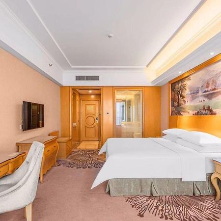 Vienna Hotel Foshan Airport Kültér fotó