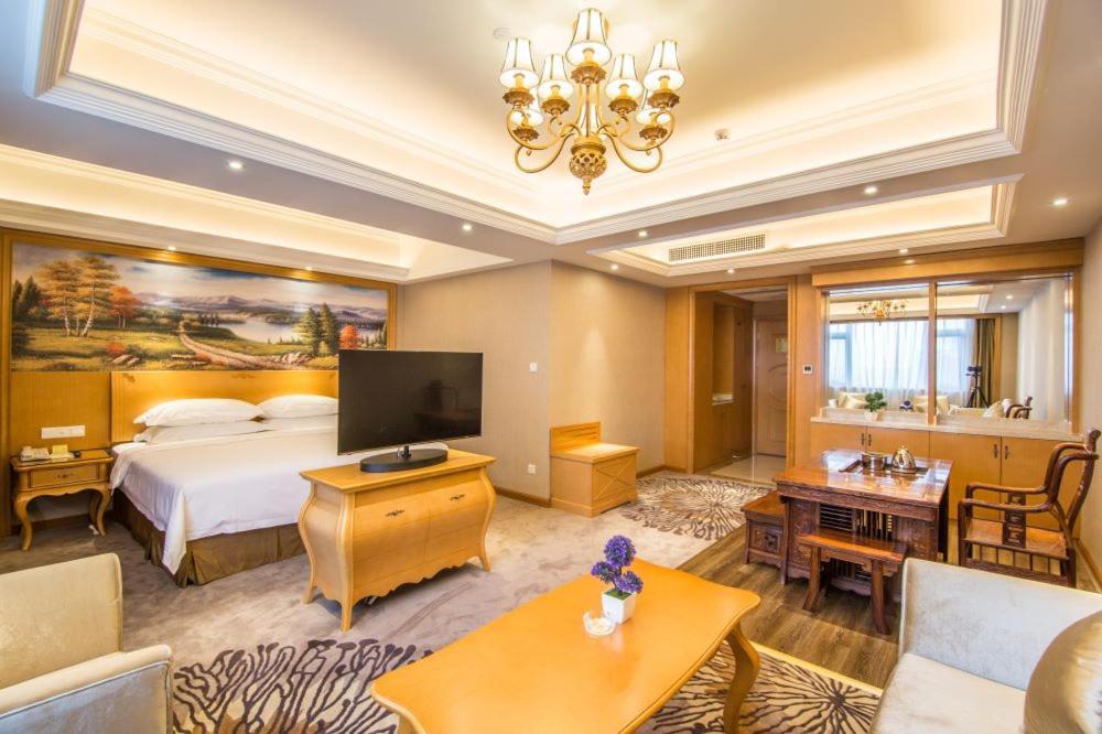 Vienna Hotel Foshan Airport Kültér fotó