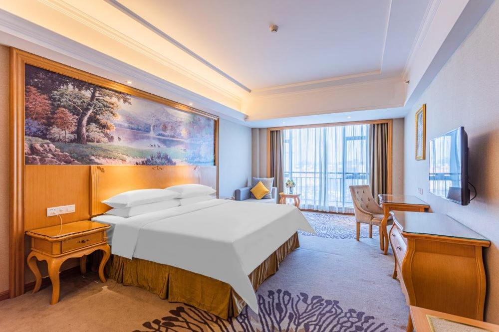 Vienna Hotel Foshan Airport Kültér fotó