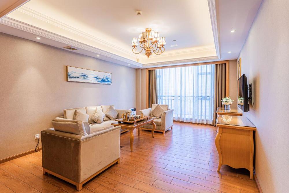 Vienna Hotel Foshan Airport Kültér fotó