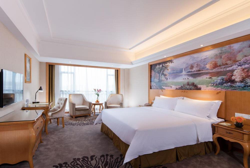 Vienna Hotel Foshan Airport Kültér fotó